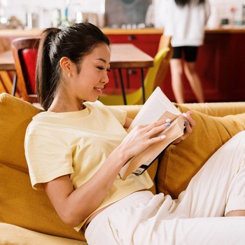 Buku Merajalela di 2026, dari Demam BookTok hingga Jadi Inspirasi Fashion