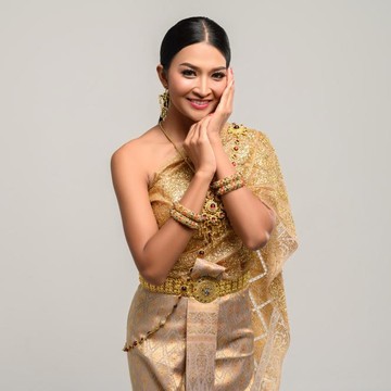 5 Ciri Kepribadian Orang yang Menyukai Warna Emas