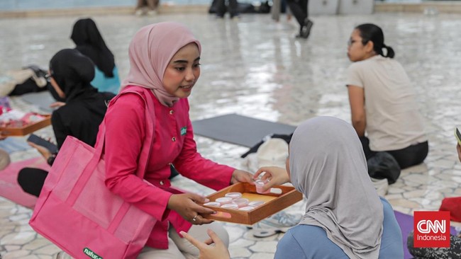 Pengunjung datang untuk mengikuti beragam aktivitas olahraga, kebugaran, serta menikmati berbagai program interaktif. (CNN Indonesia/Febria Adha L)