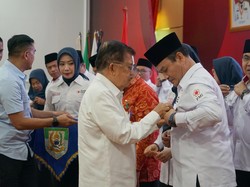 Lantik PMI Bengkulu, Jusuf Kalla Pesan Mengabdi untuk Kemanusiaan