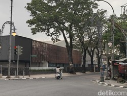 PJU di Kota Bandung Berubah Jadi Lampu Disko