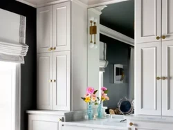 Mau Punya Area Rias yang Estetis di Kamar? Begini Trik Dekorasinya