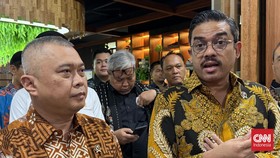 Pemerintah memastikan status pengemudi ojek online (ojol) sebagai pelaku usaha mikro akan dimasukkan dalam Peraturan Presiden (Perpres) Nomor 27 Tahun 2026 tentang Perlindungan Pekerja Transportasi Online yang saat ini tengah direviu. 
Pembahasan re