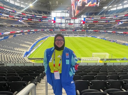 Viral! Sosok Mita Yulian, Gadis Indonesia Jadi Volunteer Piala Dunia 2026