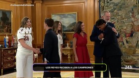 Momen Yamal Jadi Satu-satunya Pemain yang Dipeluk Raja Felipe VI