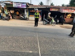 Pelajar di Palembang Tewas Terlindas Truk Usai Jatuh dari Motor, Ibu Selamat