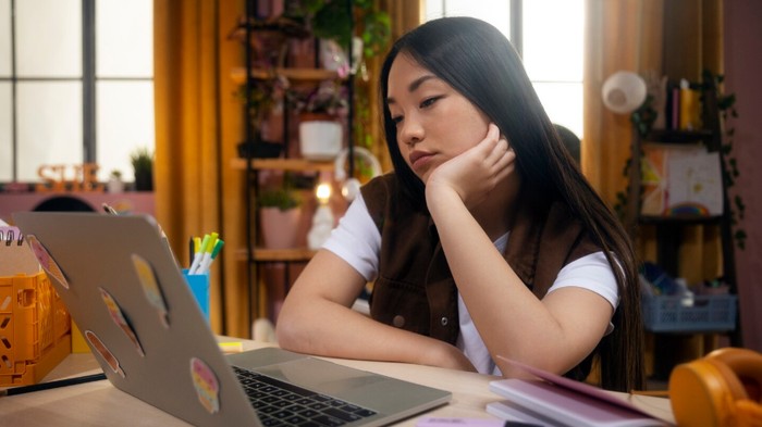 3 Hal yang Diam-diam Membuatmu Tidak Bahagia saat WFH Menurut Peneliti Harvard