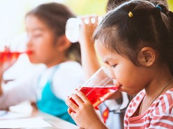 Anak Sering Makan-Minum Manis, Besarnya Bisa Kena Sakit Jantung?