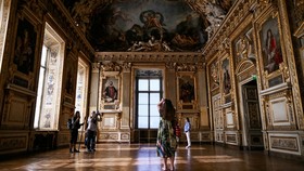 Galeri Apollo Museum Louvre Dibuka Kembali Usai Perampokan 2025