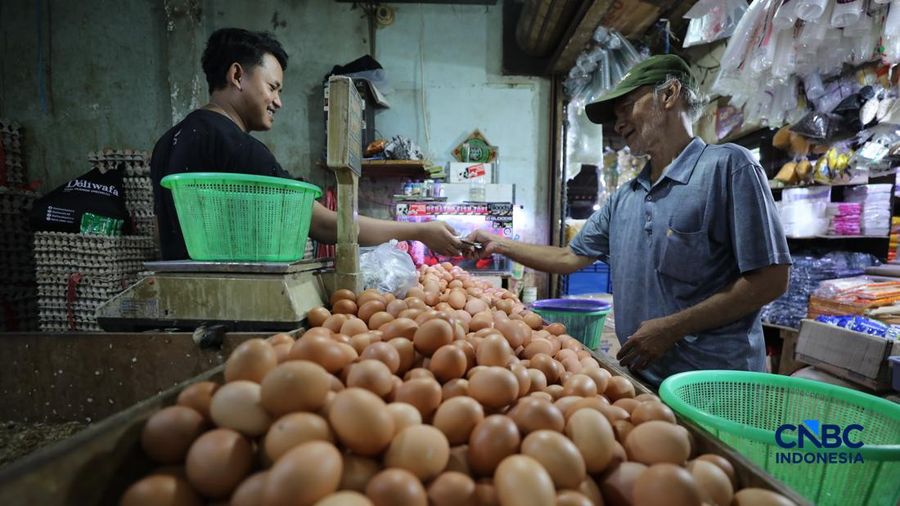 Harga telur ayam di Pasar Tradisional di Pasar Kebayoran Lama, Jakarta kembali mengalami kenaikan setelah masa libur sekolah berakhir, Rabu (22/7/2026).
