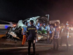 Identitas Korban Tewas dan Luka Hiace Tabrak Truk di Tol Pandaan- Malang