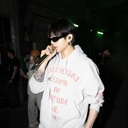 Deretan Potret Jungkook BTS Pakai Custom Outfit dari Balenciaga di Konser ARIRANG