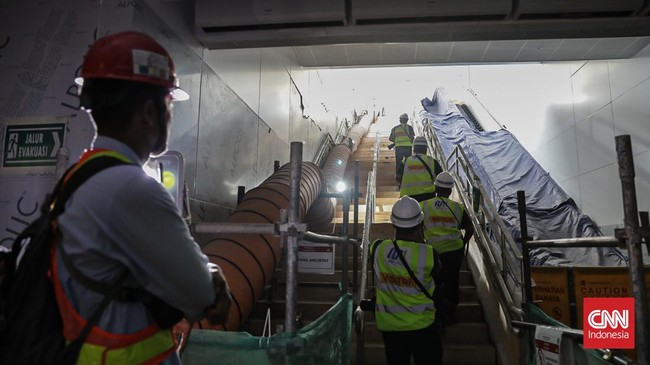 Menyusuri Konstruksi Stasiun MRT Monas