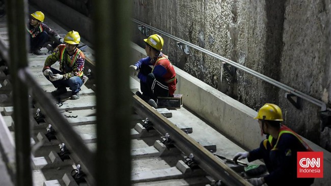 Menyusuri Konstruksi Stasiun MRT Monas