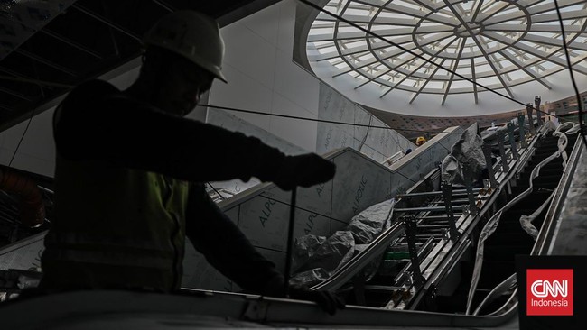 Menyusuri Konstruksi Stasiun MRT Monas