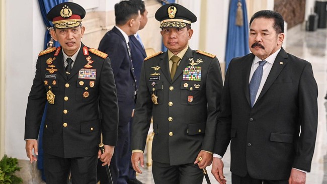 Pelantikan Kepala BGN dan Gubernur URI di Istana Negara