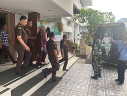 Kejari Tetapkan 3 Tersangka Korupsi Rp 3 M Bank di Jember, 2 Ditahan