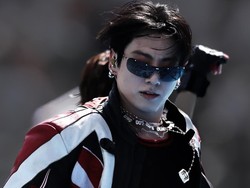 Jungkook BTS Viral Pakai Jaket Motor, Ganteng Maksimal di Final Piala Dunia