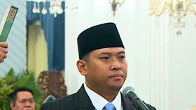 Prabowo Lantik Sudaryono Gantikan Nanik Deyang sebagai Kepala BGN.