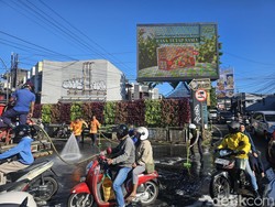 Ceceran Oli Bikin Pemotor Berjatuhan di Kota Batu