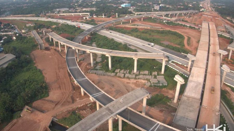 PT Hutama Karya Infrastruktur (HKI) nan tergabung dalam Kerja Sama Operasi (KSO) WIKA-PP-KMK-HKI terus mempercepat pengerjaan Proyek Tol Jakarta-Cikampek II Selatan Paket 2A. (Dok. HKI)
