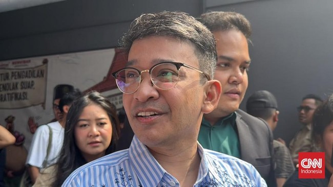 Ruben Onsu datang ke Pengadilan Negeri Jakarta Selatan dalam rangka sidang hak asuh anak melawan Sarwendah pada Rabu (22/7/2026).