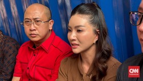 Sarwendah datang ke Pengadilan Negeri Jakarta Selatan dalam rangka sidang hak asuh anak melawan Ruben Onsu pada Rabu (22/7/2026).