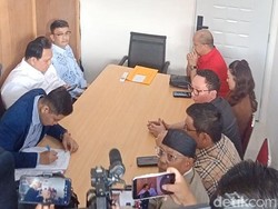 Sambil Menangis, Sarwendah Bertekad Jadi Teladan untuk Anak