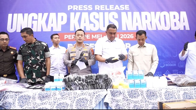 Satuan Reserse Narkoba Polres Bogor berhasil membongkar 74 kasus dengan menangkap 95 tersangka, yang terdiri dari 91 laki-laki dan 4 perempuan.