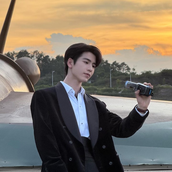 <p>Drama China yang tayang pada 18 Juli lalu ini tampaknya berhasil menarik antusias penggemar. Bahkan, tak sedikit dari mereka yang tertarik menantikan episode selanjutnya, Bunda.&nbsp;(Foto: Instagram @zhanglinghe__1230)</p>
