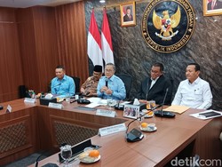 Rp 22 T Dana Lingkungan Tak Bisa Dipakai, Zulhas: Aturannya Terlalu Ribet