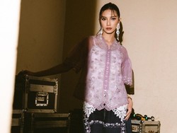 Sheila Dara Ungkap Kisah Emosional di Balik Kebaya dalam Film Jalan Pulang