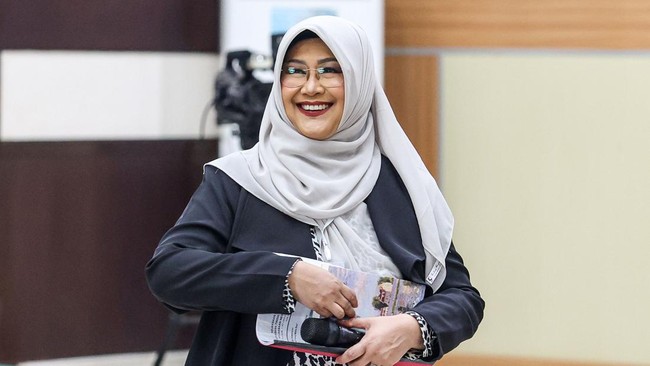 Jaksa Penuntut melimpahkan kembali berkas kasus dokter Tifa terkait tudingan ijazah Jokowi ke PN Jakarta Timur. Sidang pertama dijadwalkan 6 Agustus 2026.