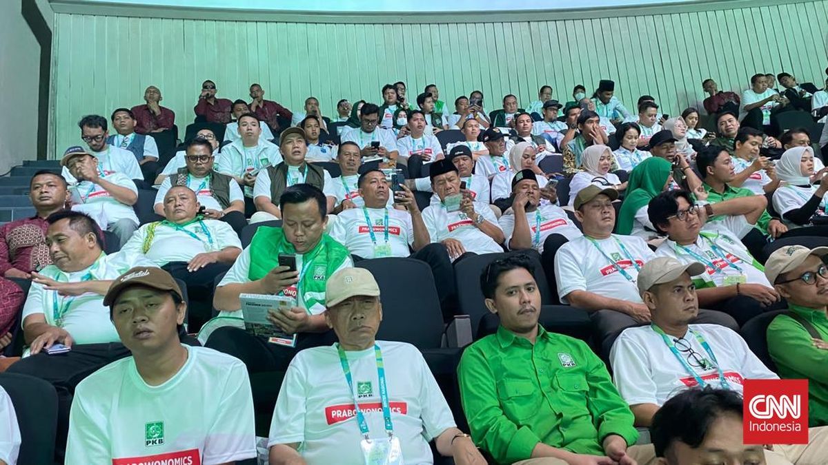 Kader PKB Kompak Pakai Kaos 'Prabowonomics' di Harlah ke-28