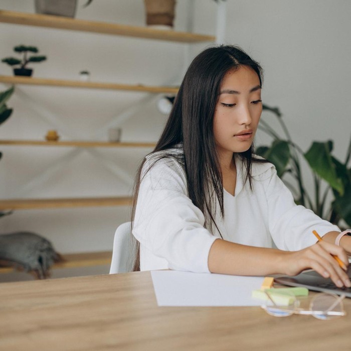 Mengungkap kepribadian berdasarkan golongan darah. Orang dengan golongan darah A dikenal memiliki sifat yang introvert, sabar, sensitif, perfeksionis, dan konservatif.