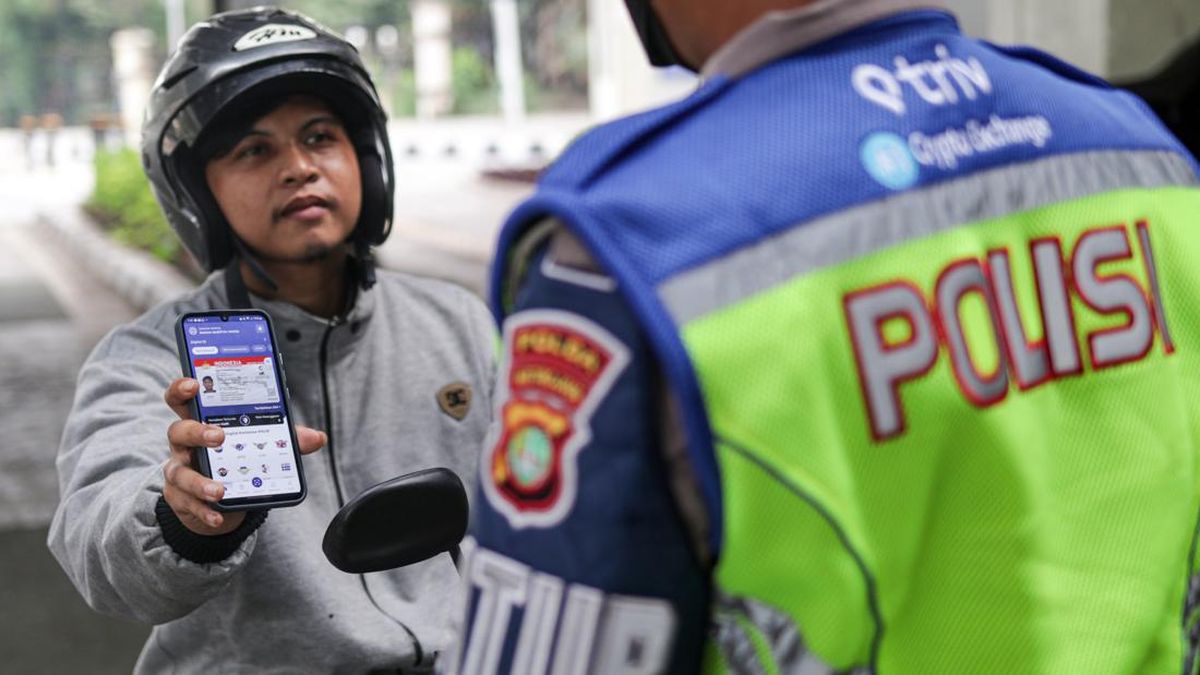 Korlantas Latih Ojol Tangani Korban Kecelakaan dan Safety Riding