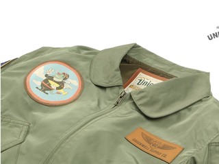 Bosan Bomber Polos? Jaket Vintage Army Ini Bawa Vibe Motoran Klasik