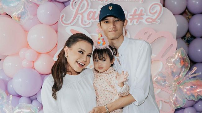 Momen Kebersamaan Raina dan Rizki Langit, Anak-Anak Rossa yang Terpaut Usia Beda Jauh