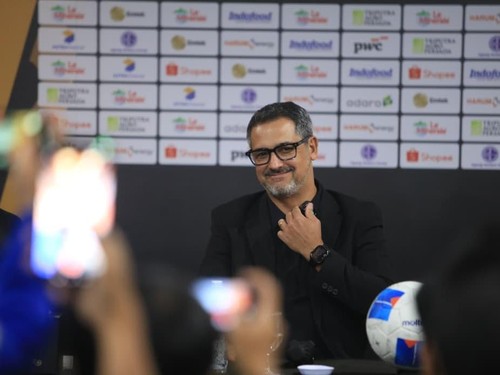 Marcos Santos dipecat Arema FC setelah kalah dari Persija di Super League.