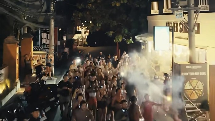 Event lari Bali Silent Disco yang diduga diskriminatif terhadap warga lokal. (Tangkapan instagram entourage.bali)
