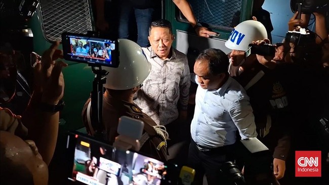 Mantan Jampidsus Febrie Adriansyah ditahan di Rutan KPK.