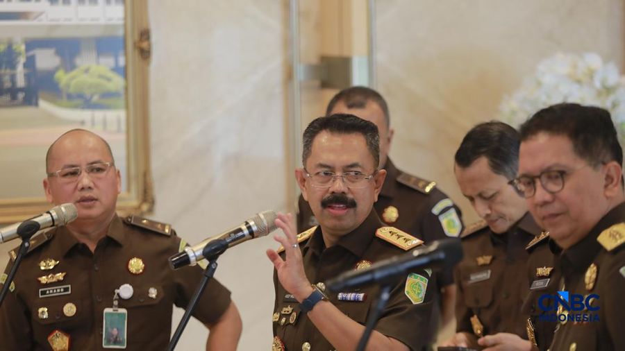 Konferensi pers usai pelantikan di Gedung Kejagung, Jakarta, Jumat (24/7/2026). (CNBC Indonesia/Muhammad Sabki)
