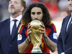 Bukan demi Anak, Ini Alasan Cucurella Berambut Gondrong