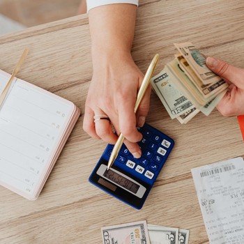 Sama-sama Hemat, Ini Bedanya Mindful Spending dan Frugal Living