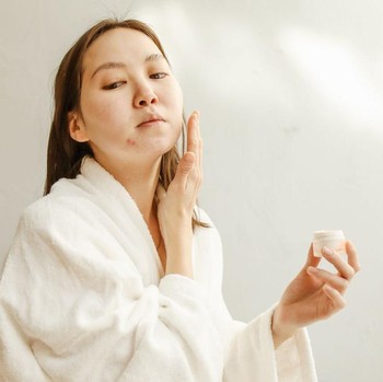 Tips Memilih Moisturizer Berdasarkan Jenis Kulit agar Hasilnya Maksimal