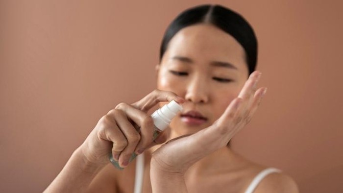 5 Ciri-Ciri Skincare Sudah Tidak Layak Pakai Meski Belum Kedaluwarsa