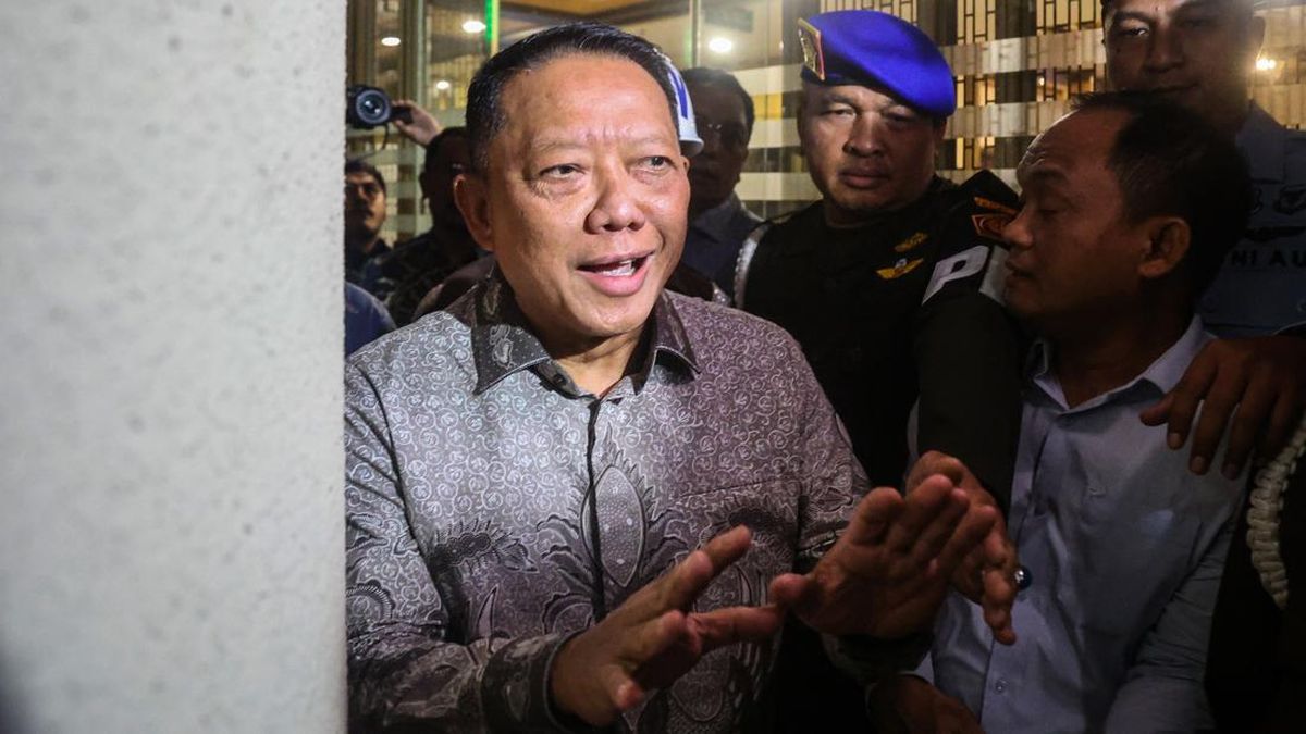 Kejagung soal Febrie Adriansyah Tak Pakai Rompi Tahanan: Buru-buru