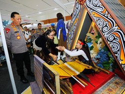 Kapolri dan Ketum Bhayangkari Tinjau Bazar KBN 2026, Dukung Penuh UMKM