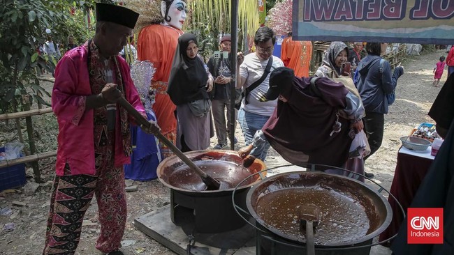 Nostalgia Kampung Betawi di Festival Ciliwung VII