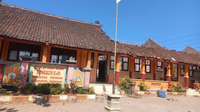 Pemerintah melalui Kementerian Pendidikan Dasar dan Menengah (Kemendikdasmen) merespons cepat informasi mengenai kondisi SDN Tanggirejo di Kabupaten Grobogan, Jawa Tengah, yang rusak sejak Januari 2026.